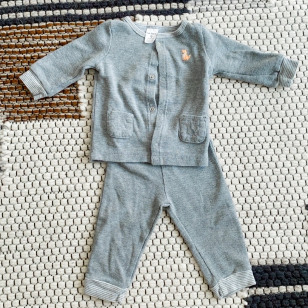 Carter’s long John set (9 month)
